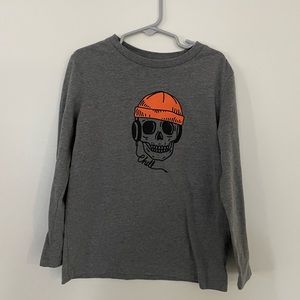 Boys gray skeleton shirt. Size S (6/7)